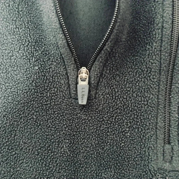 L.L. Bean Men's Black 1/4 Zip Fleece Sweater - Picture 4 of 4